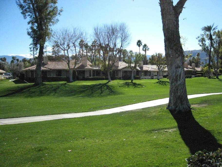Private Country Club Condo On Awesome Golf Course! Palm Desert Exterior foto